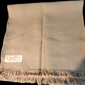 Zephlon 100% Wintuck Acrylic Scarf